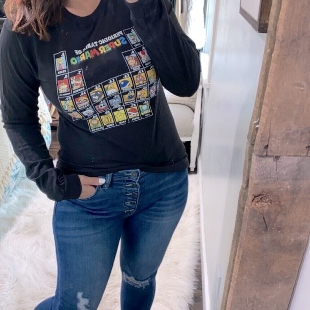 Nintendo black longsleeve T-shirt size small